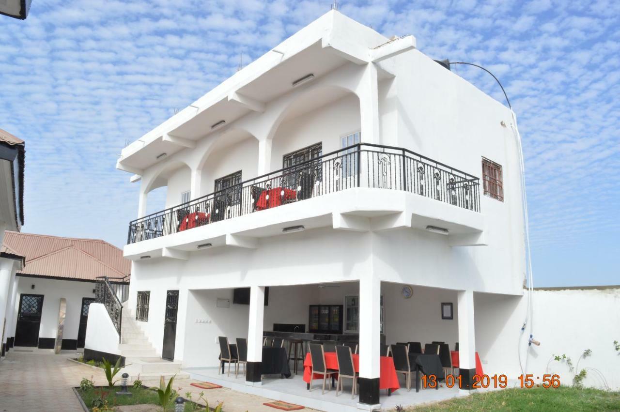Sukuta Nema Guest House Banjul Exterior foto